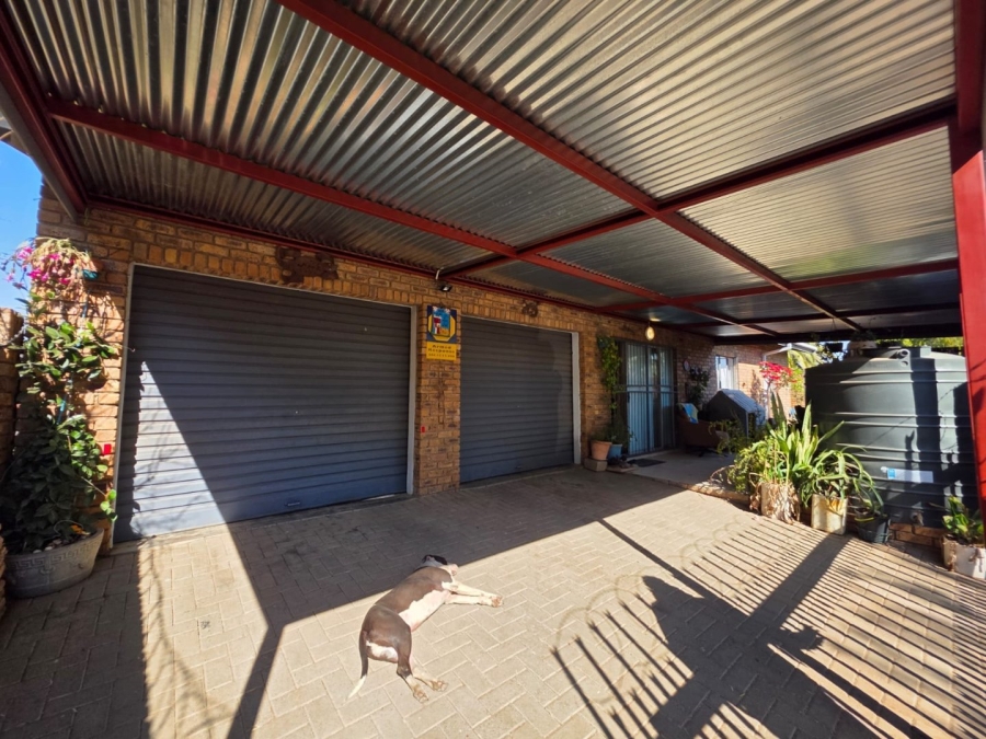 2 Bedroom Property for Sale in Verwoerdpark Northern Cape